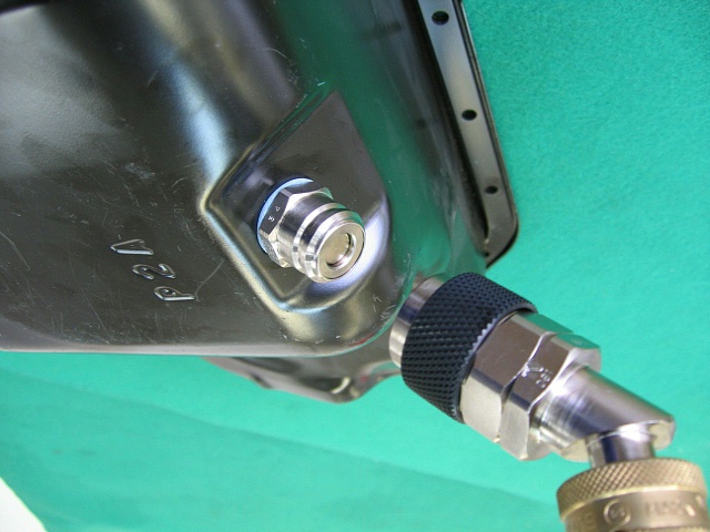 楽々オイル交換“Qプラグ”(トラック・バス用)